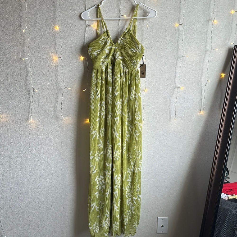 Sincerely Jules Pleated Floral Maxi Dress​​